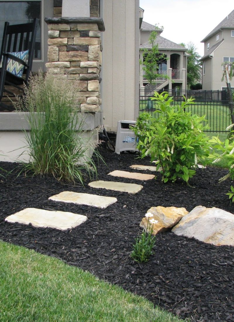 Adding Stone Pavers to Your Landscaping