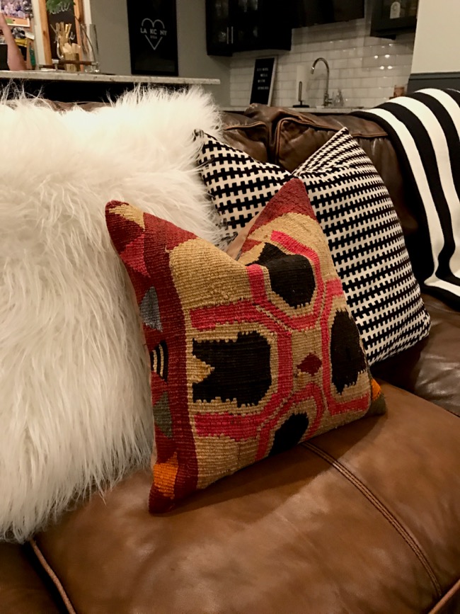 Leather Sofas Kilim Throw Pillows, Accent Pillows For Dark Brown Leather Sofa