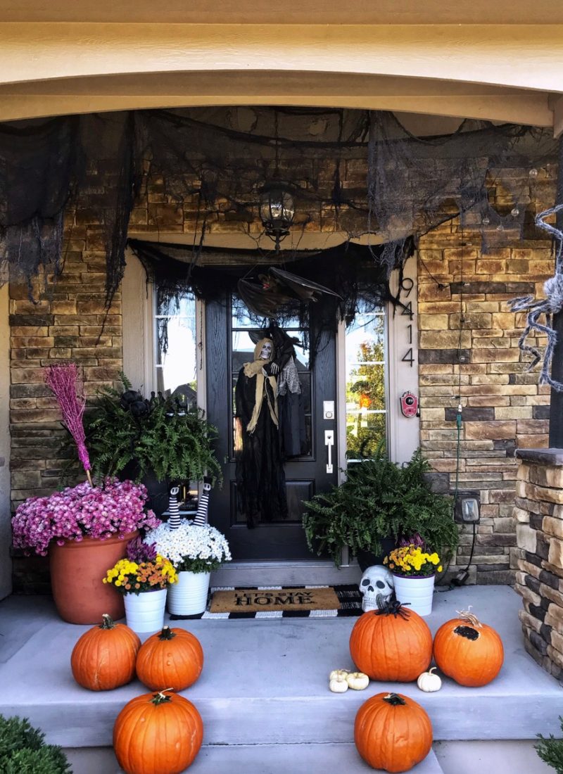 How to Decorate a Halloween Front Porch