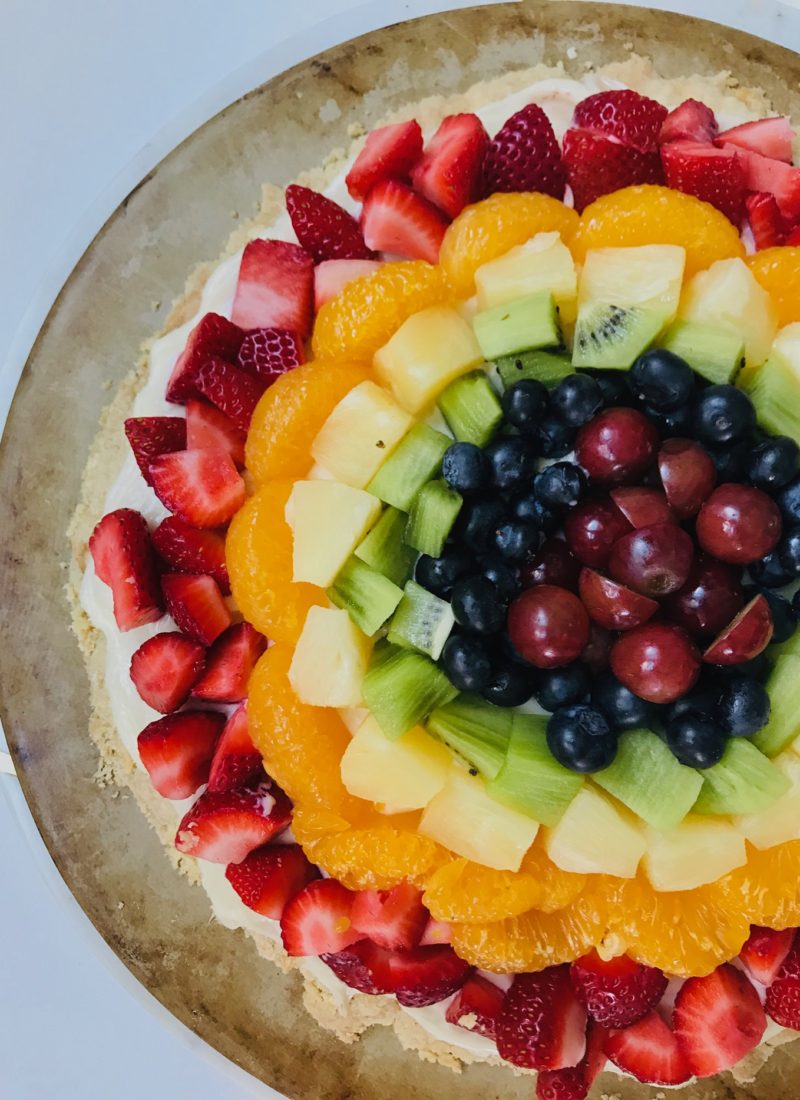 How to Make a Beautiful Homemade Fruit Pizza