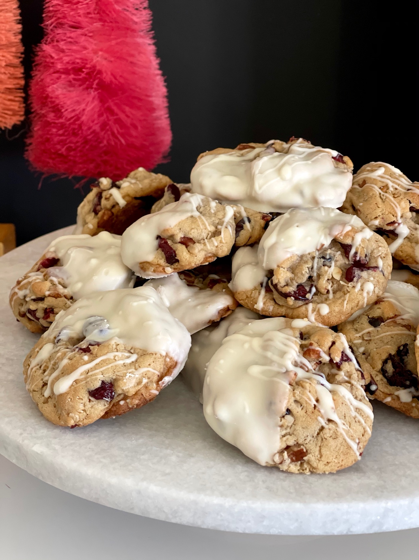 How to Make White Chocolate Dipped Cranberry Oatmeal Cookies - Life ...