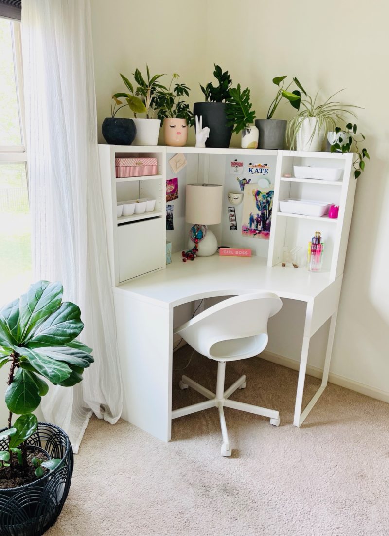 How to Style a Corner Desk in a Teen’s Room