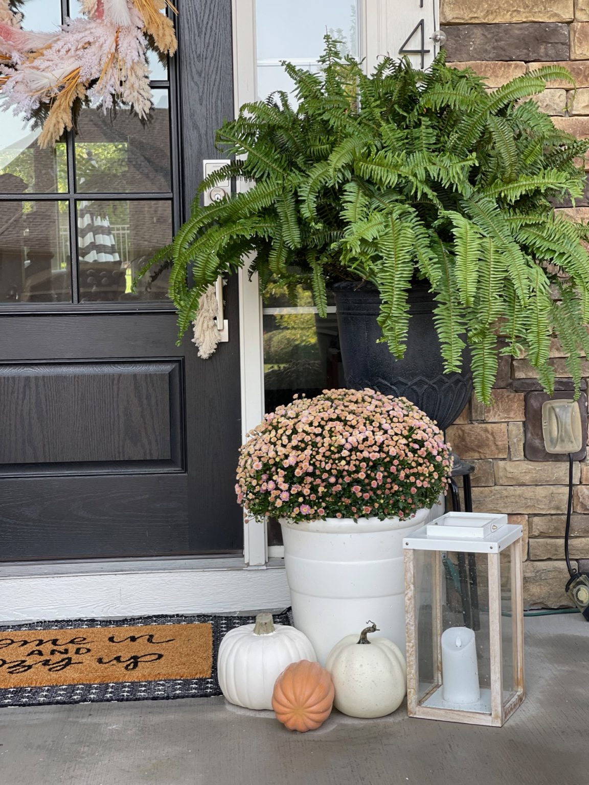 How To Style A Front Porch For Early Fall - Life Love Larson