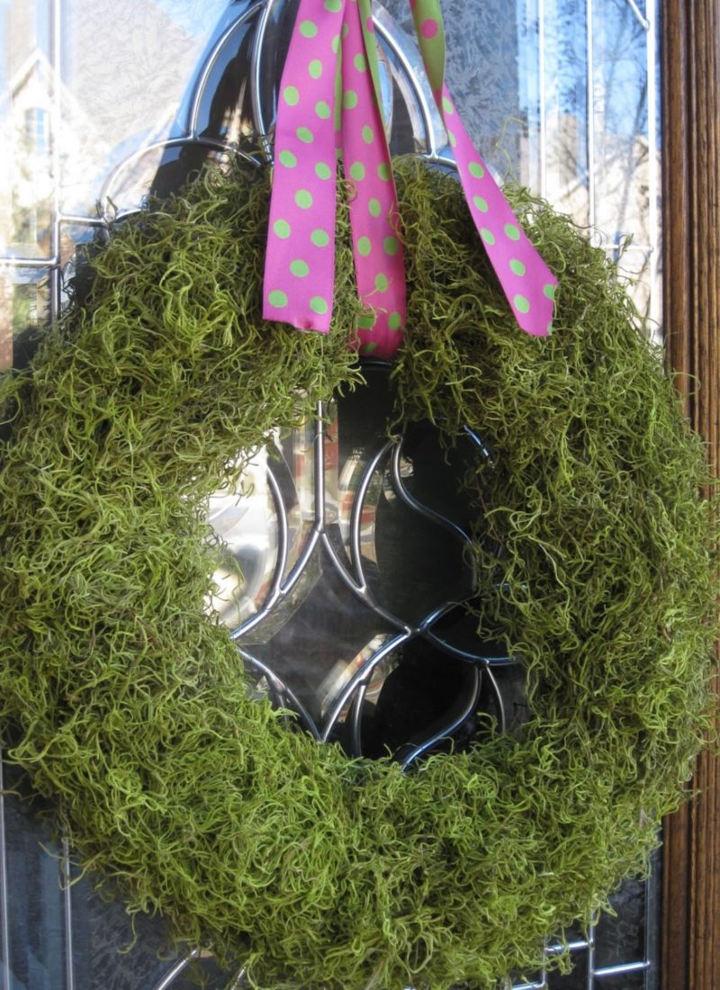 DIY Moss Wreath