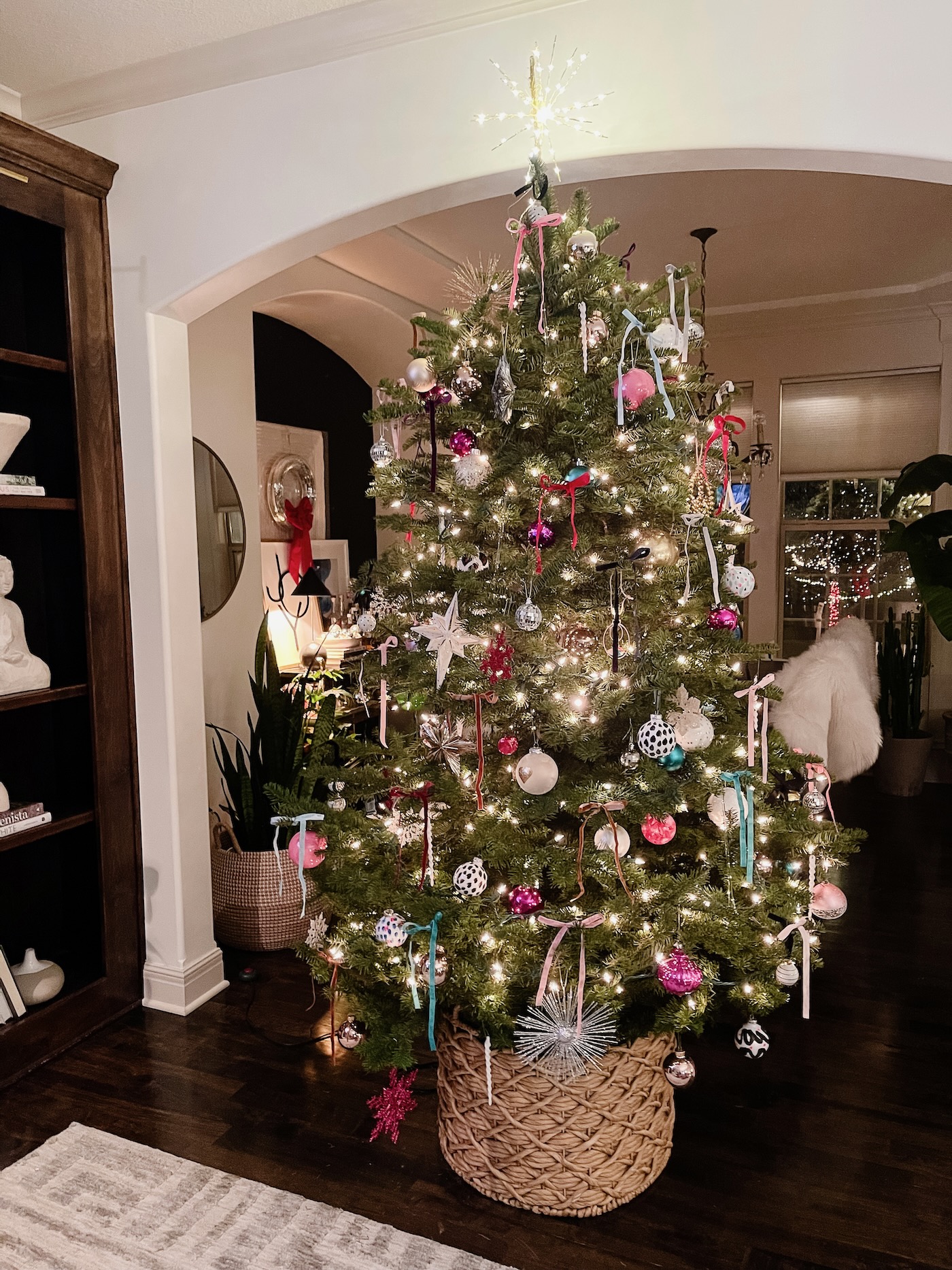 How to Add Velvet Ribbon Bows to a Christmas Tree - Life Love Larson